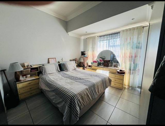 2 BEDROOM APARTMENT FOR SALE IN POMONA